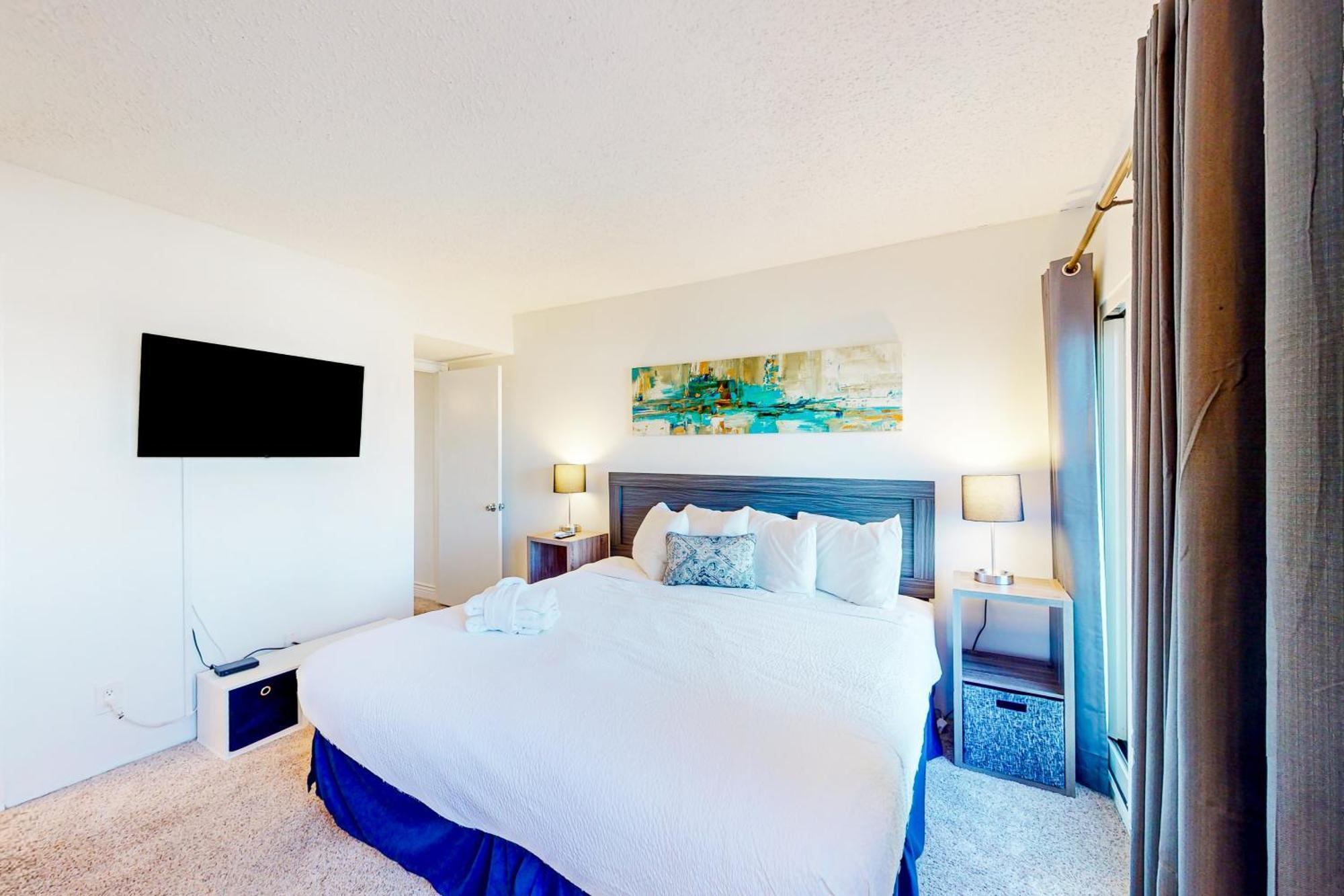 Apartment Pinnacle Port #311