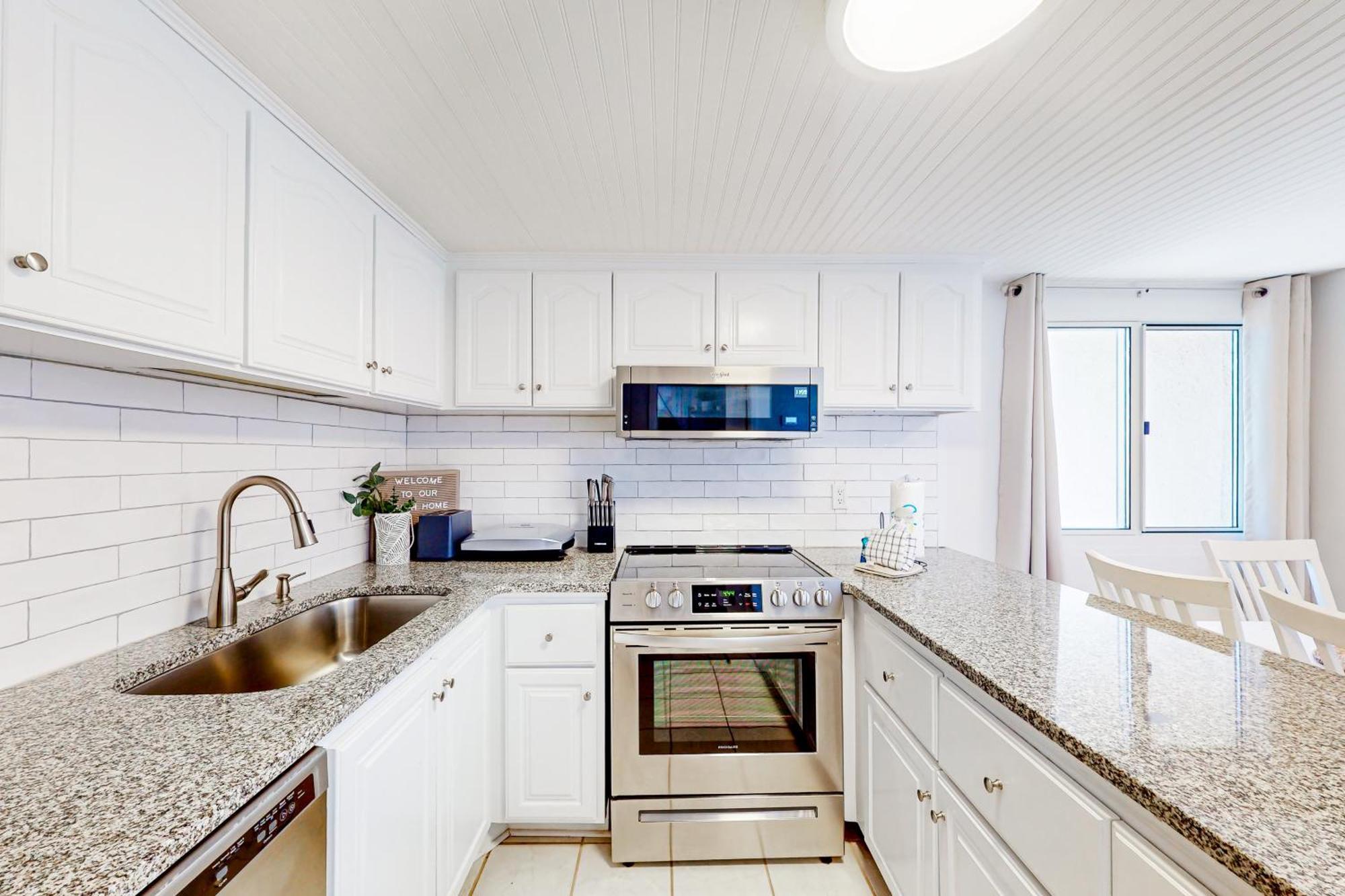 Apartment Pinnacle Port #311